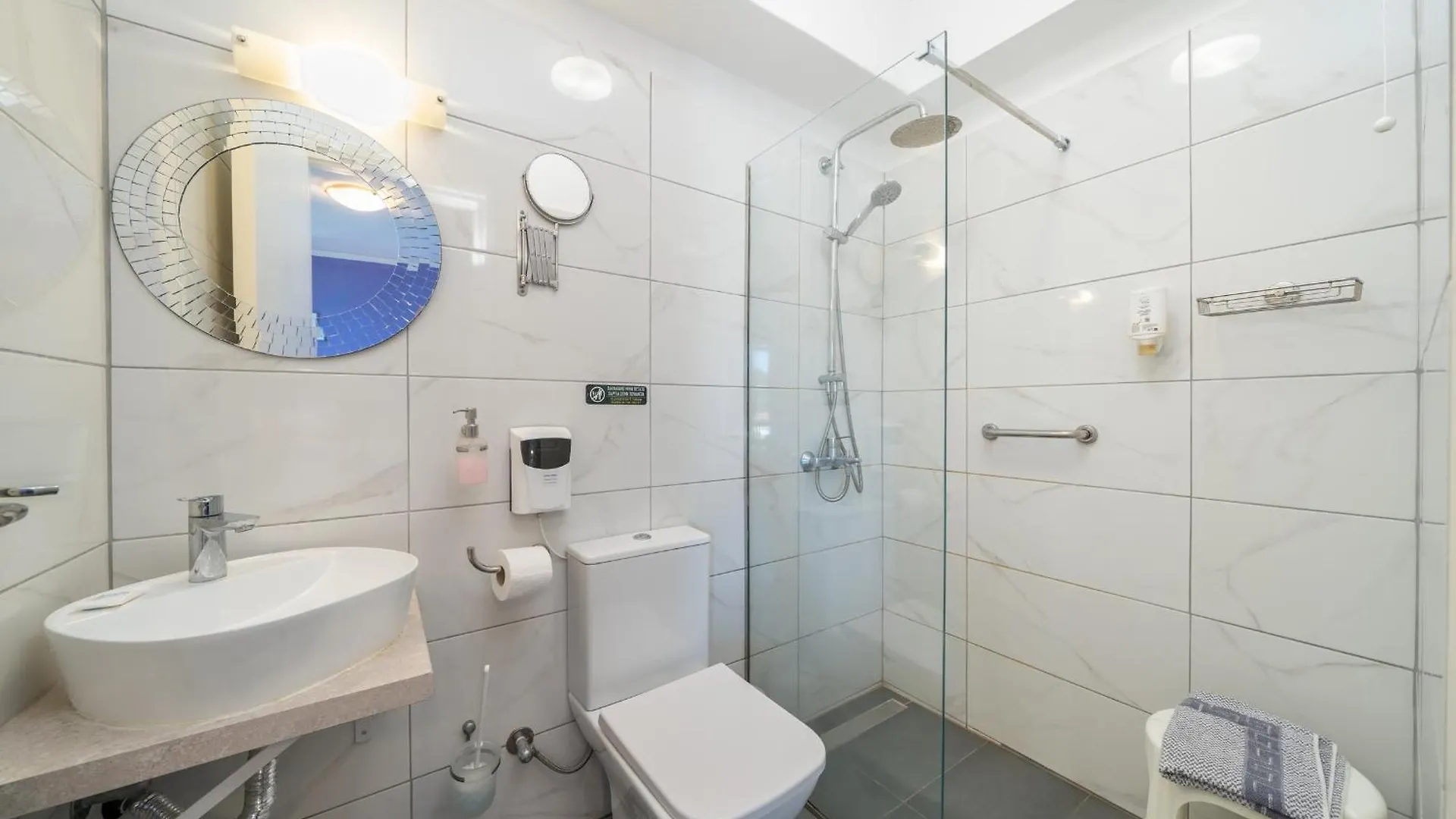 Stella Hotel Apartments Fiskardo 3*,